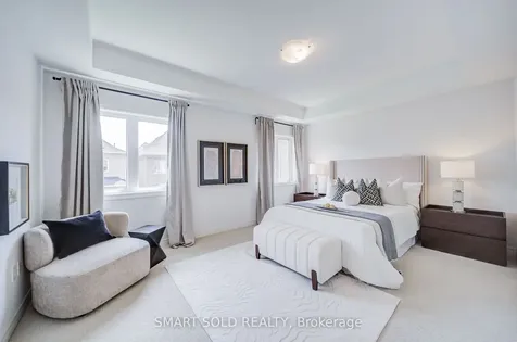 15 Forest Edge Crescent East Gwillimbury ON L9N 1R8