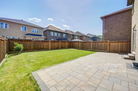 15 Forest Edge Crescent East Gwillimbury ON L9N 1R8