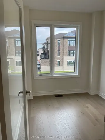 39 Jane Newlove Drive Markham ON L6C 3P5