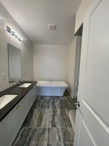 39 Jane Newlove Drive Markham ON L6C 3P5