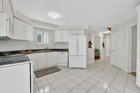 130 Fletcher Street Bradford West Gwillimbury ON L3Z 2Y9