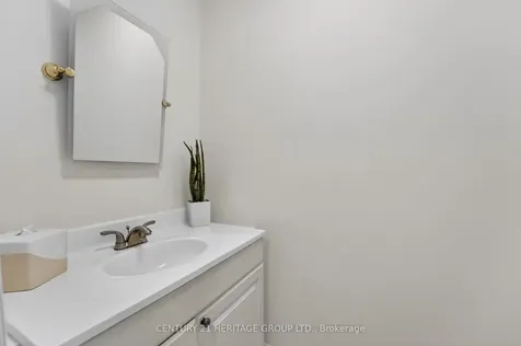 130 Fletcher Street Bradford West Gwillimbury ON L3Z 2Y9
