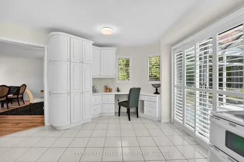 130 Fletcher Street Bradford West Gwillimbury ON L3Z 2Y9