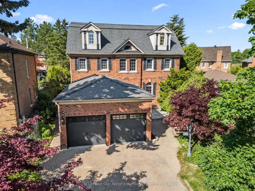 44 Gatcombe Circle Richmond Hill ON L4C 9P5
