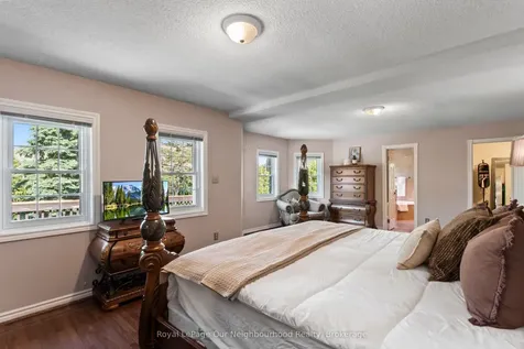 44 Gatcombe Circle Richmond Hill ON L4C 9P5