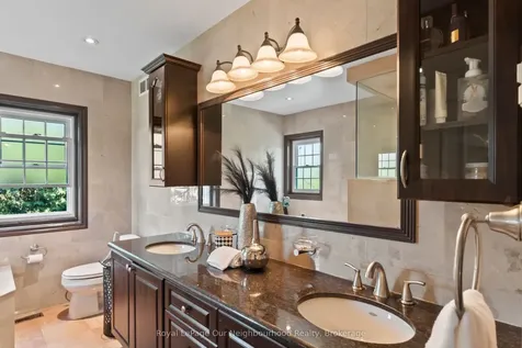 44 Gatcombe Circle Richmond Hill ON L4C 9P5