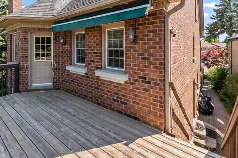 44 Gatcombe Circle Richmond Hill ON L4C 9P5