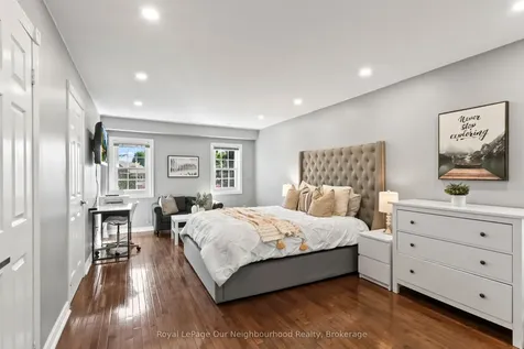 44 Gatcombe Circle Richmond Hill ON L4C 9P5