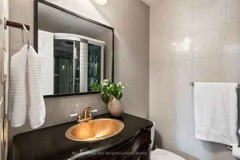 44 Gatcombe Circle Richmond Hill ON L4C 9P5