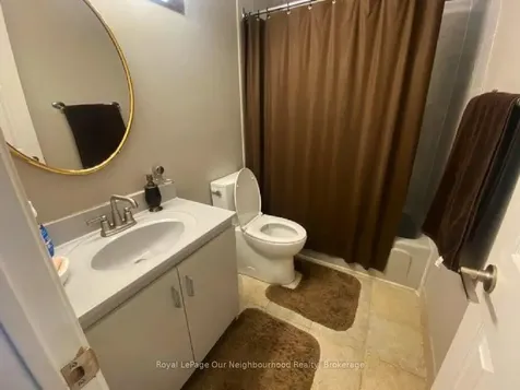 44 Gatcombe Circle Richmond Hill ON L4C 9P5
