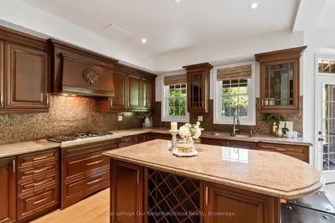 44 Gatcombe Circle Richmond Hill ON L4C 9P5