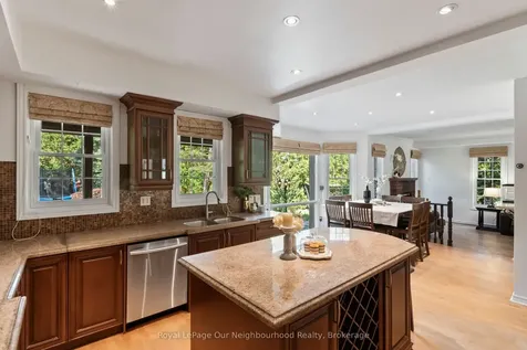 44 Gatcombe Circle Richmond Hill ON L4C 9P5