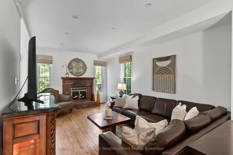 44 Gatcombe Circle Richmond Hill ON L4C 9P5