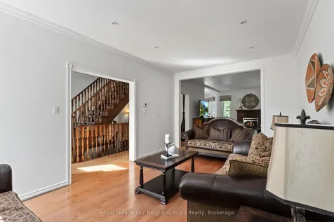 44 Gatcombe Circle Richmond Hill ON L4C 9P5