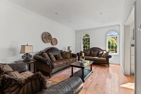 44 Gatcombe Circle Richmond Hill ON L4C 9P5