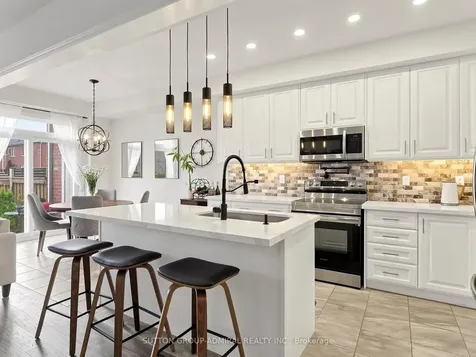 30 Cupples Farm Lane East Gwillimbury ON L0G 1M0