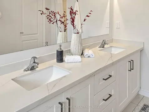 30 Cupples Farm Lane East Gwillimbury ON L0G 1M0