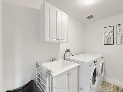 30 Cupples Farm Lane East Gwillimbury ON L0G 1M0