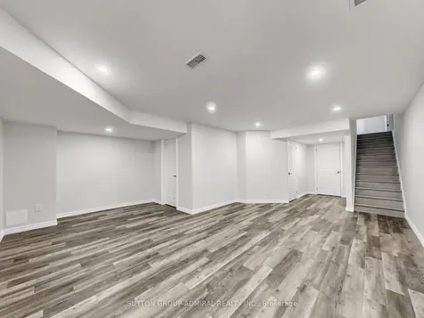 30 Cupples Farm Lane East Gwillimbury ON L0G 1M0