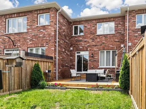 30 Cupples Farm Lane East Gwillimbury ON L0G 1M0