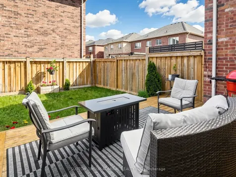 30 Cupples Farm Lane East Gwillimbury ON L0G 1M0