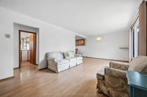 23 Laviolette Avenue Georgina ON L0E 1N0