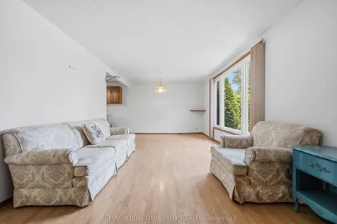 23 Laviolette Avenue Georgina ON L0E 1N0