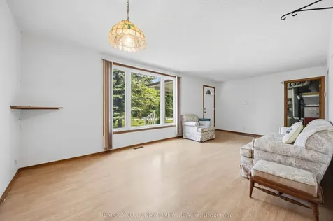 23 Laviolette Avenue Georgina ON L0E 1N0