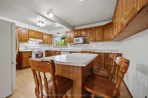 23 Laviolette Avenue Georgina ON L0E 1N0