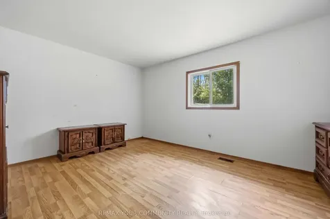 23 Laviolette Avenue Georgina ON L0E 1N0
