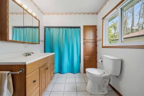 23 Laviolette Avenue Georgina ON L0E 1N0