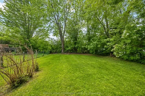 23 Laviolette Avenue Georgina ON L0E 1N0