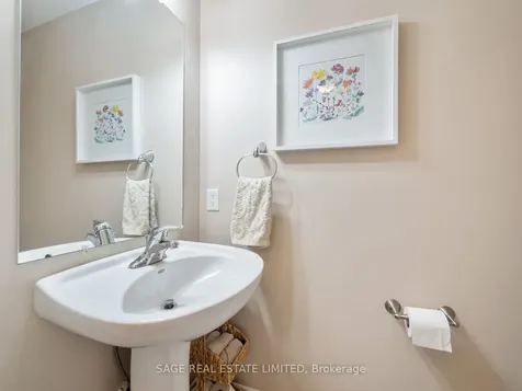 62 Donald Stewart Crescent East Gwillimbury ON L0G 1M0