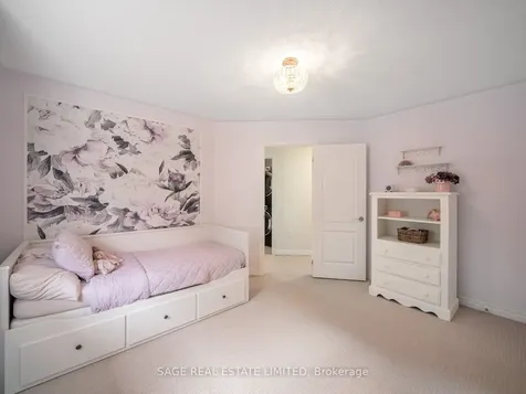 62 Donald Stewart Crescent East Gwillimbury ON L0G 1M0