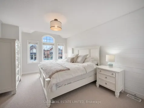 62 Donald Stewart Crescent East Gwillimbury ON L0G 1M0