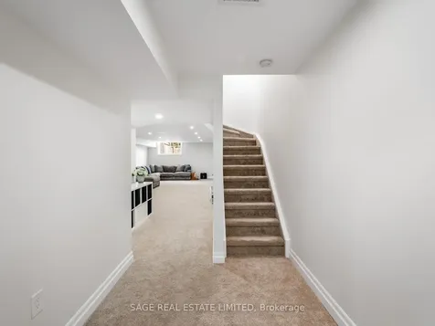 62 Donald Stewart Crescent East Gwillimbury ON L0G 1M0