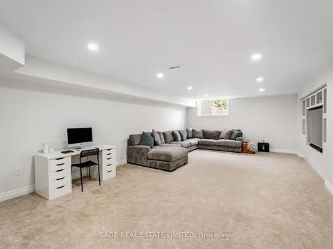62 Donald Stewart Crescent East Gwillimbury ON L0G 1M0