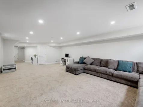 62 Donald Stewart Crescent East Gwillimbury ON L0G 1M0