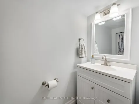 62 Donald Stewart Crescent East Gwillimbury ON L0G 1M0