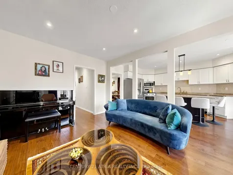 122 Fadine Road Newmarket ON L3X 2P2