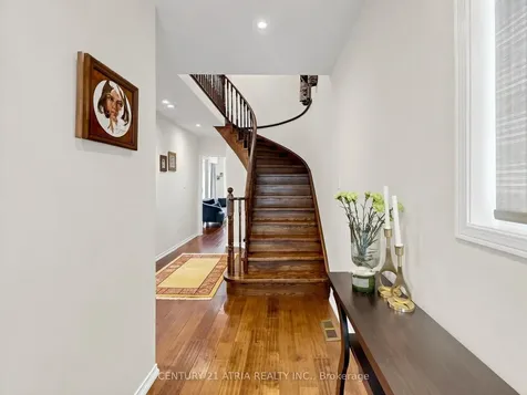 122 Fadine Road Newmarket ON L3X 2P2