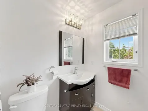 122 Fadine Road Newmarket ON L3X 2P2