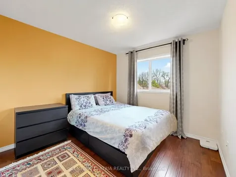 122 Fadine Road Newmarket ON L3X 2P2