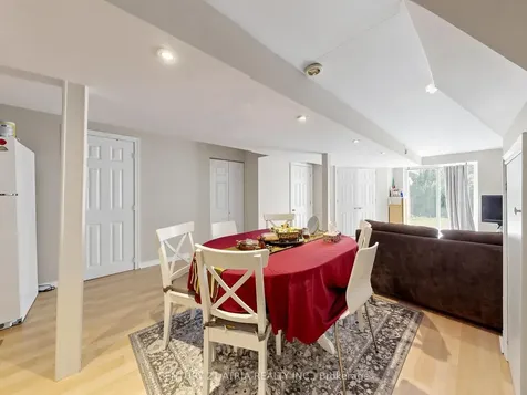 122 Fadine Road Newmarket ON L3X 2P2