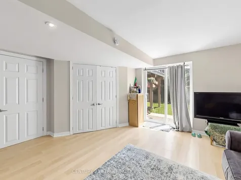 122 Fadine Road Newmarket ON L3X 2P2