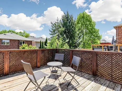 122 Fadine Road Newmarket ON L3X 2P2