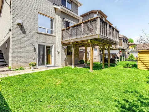 122 Fadine Road Newmarket ON L3X 2P2