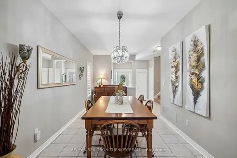 142 Denise Circle Newmarket ON L3X 2K1