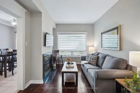 142 Denise Circle Newmarket ON L3X 2K1