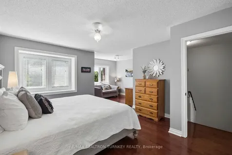142 Denise Circle Newmarket ON L3X 2K1